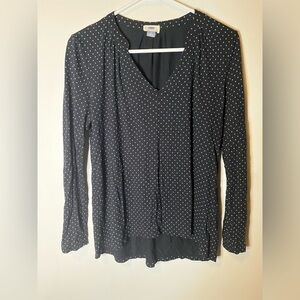 Long sleeve black and white top